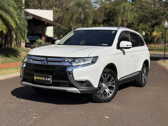 MITSUBISHI OUTLANDER 2.0 COMFORT 16V GASOLINA 4P AUTOMÁTICO MITSUBISHI OUTLANDER 2.0 COMFORT 16V GASOLINA 4P AUTOMÁTICO